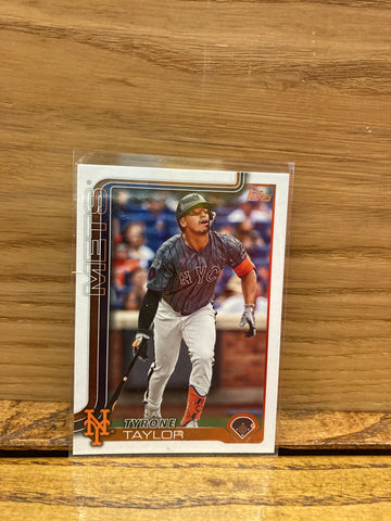 Tyrone Taylor(2025) Topps S1 #225