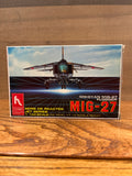Mikoyan MIG-27 Flogger 1:144