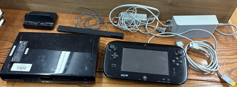 Nintendo Wii U Console: Black 32gb