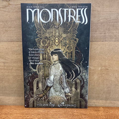 Monstress Vol 1: Awakening