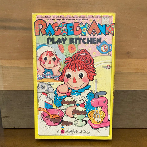 Raggedy Ann Play Kitchen: Colorforms