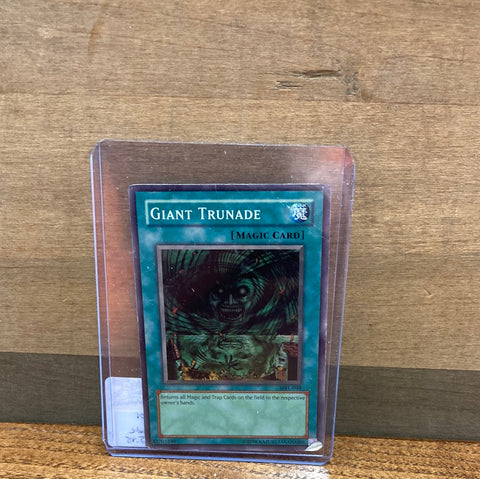 Giant Trunade(Super Rare)