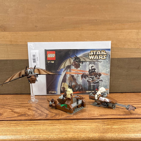 "Ewok Attack": LEGO 7139