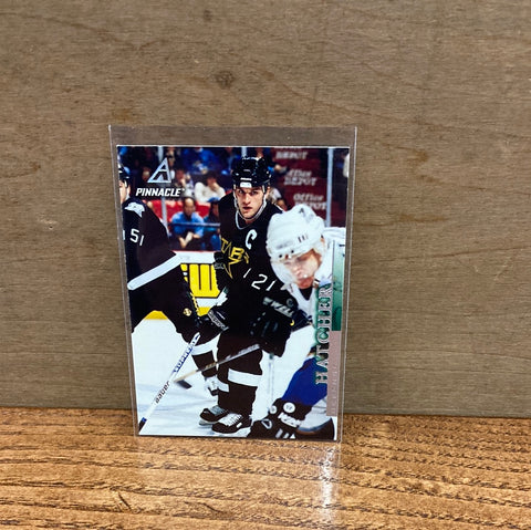 Derian Hatcher(1997-98) Base #182