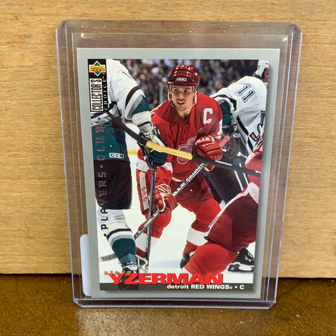 Steve Yzerman: Detroit Red Wings(1995) Players Club #266